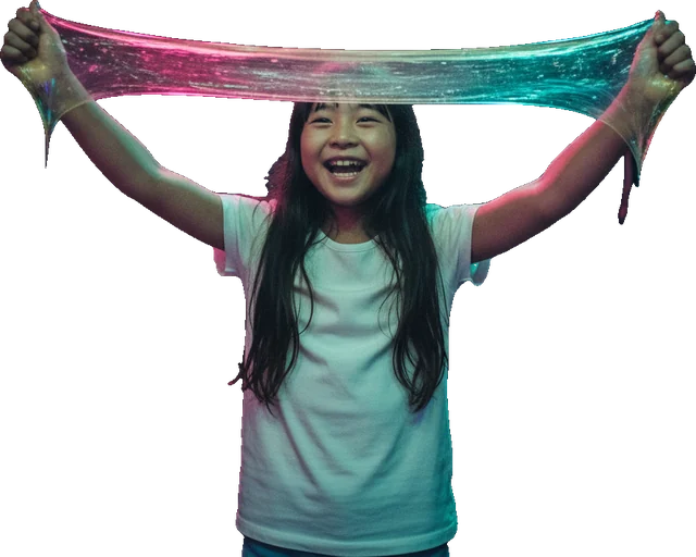 黄緑のスライムを掲げる女の子